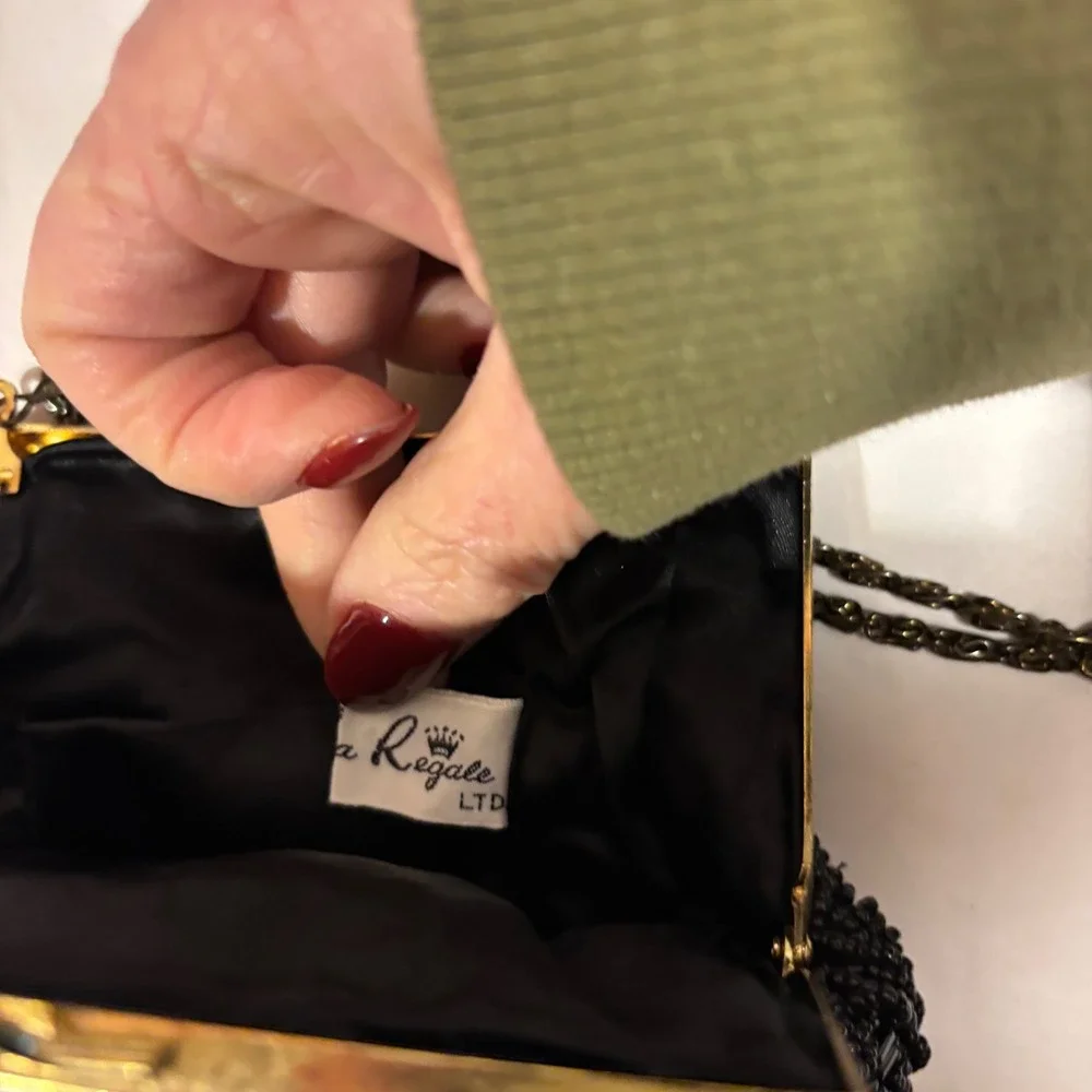 La Regale Black Beaded Shell Evening Clutch‎ Bag Vintage Kiss Lock Formal Purse